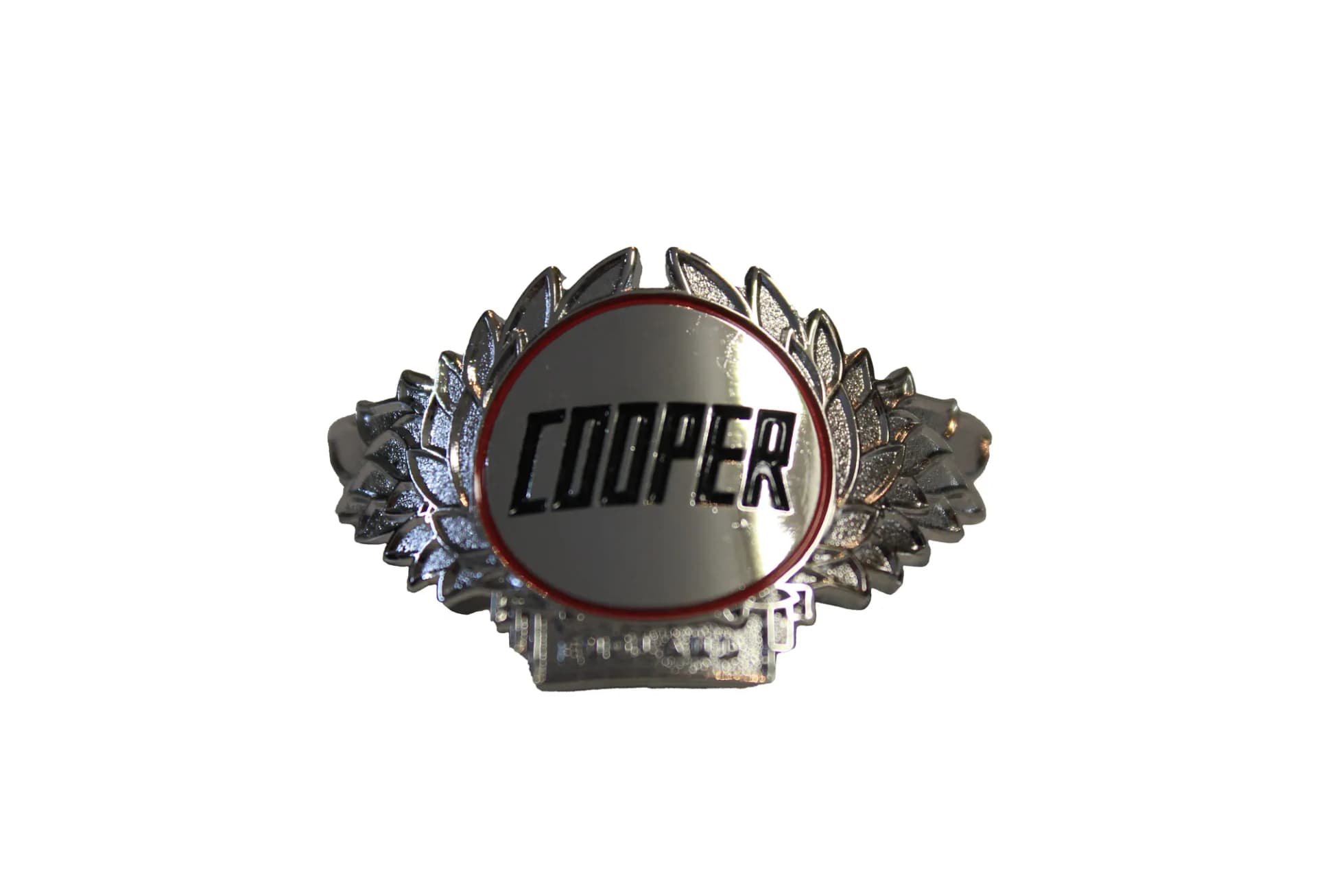 Silberne Plakette mit Lorbeerkranz und Cooper-Schriftzug